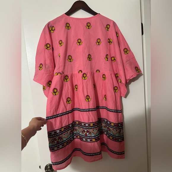 NWT OLIPHANT Kaftan Mini- Santa Fe Pink Floral Midi Embroidered Dress Size M - Picture 9 of 9